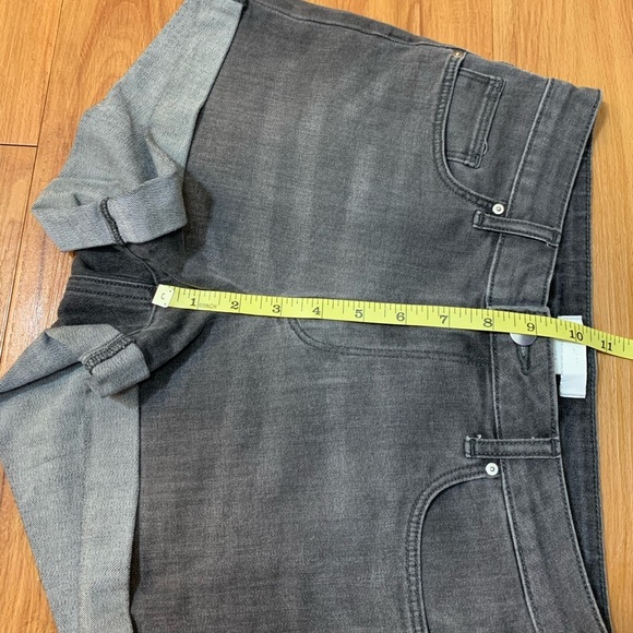 H&M Faded Black High Rise Cuffed Hem Jean Shorts - Picture 6 of 8